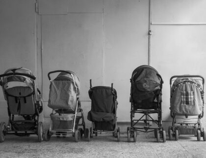 Jak skutecznie prać wózki dziecięce- Kompletny przewodnik